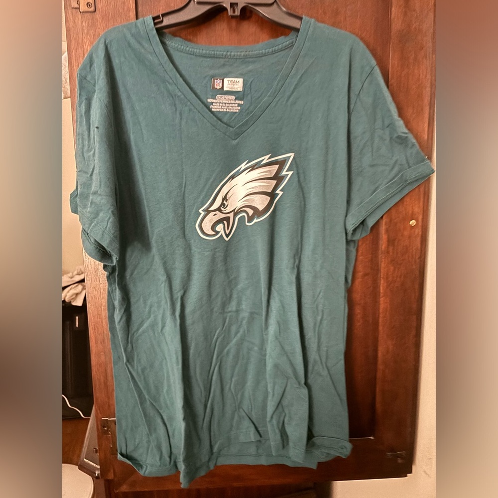 Philadelphia Iggles green V-neck T-shirt with eagle logo